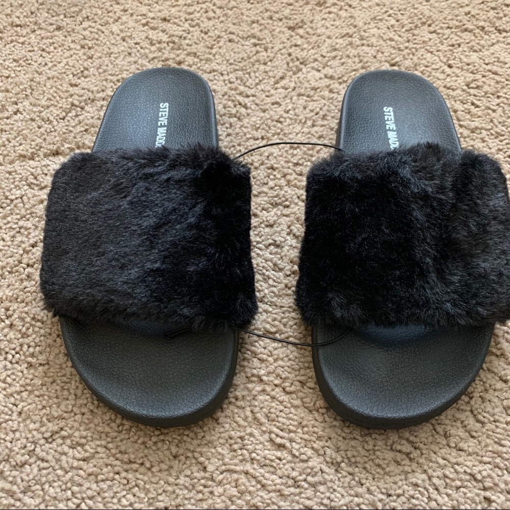 ❤️LAST NEW 10 Steve Madden Black Faux Fur Slides - Picture 9 of 12